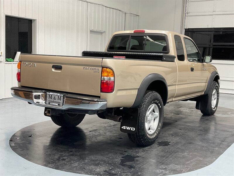 2003 Toyota Tacoma SR5 4X4 / 2.7L 4Cyl/ 5-SPEED MANUAL / 83,000 MILES  / LOCAL TRUCK w. ZERO RUST - Photo 7 - Gladstone, OR 97027