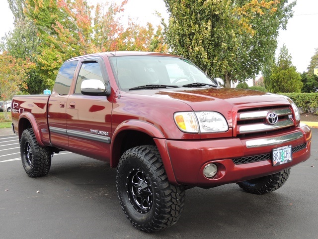 2003 Toyota Tundra SR5 4dr Access Cab / 4X4 / Only 92K MILES/ LIFTED