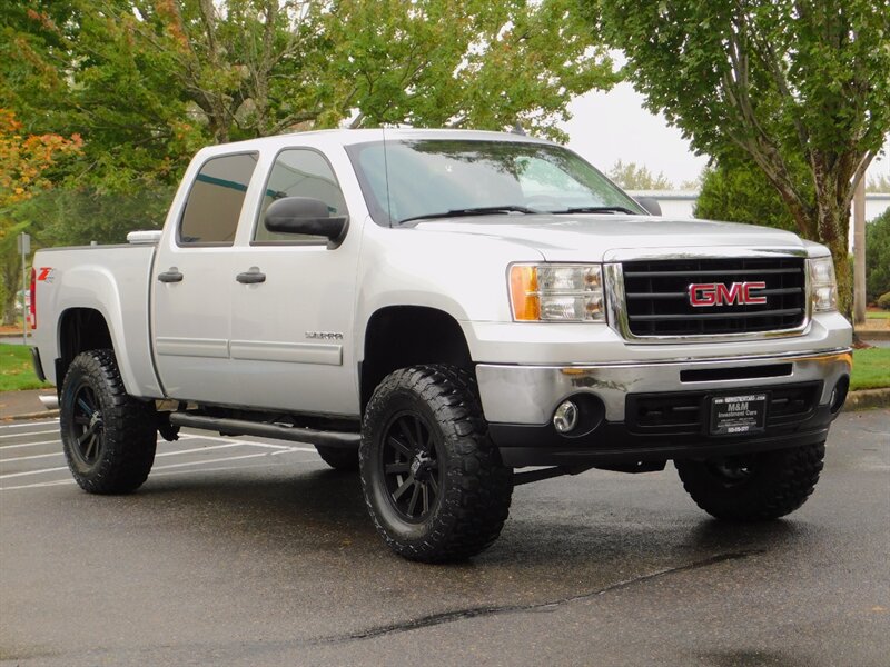 2011 GMC Sierra 1500 SLE 4X4 Crew Cab LIFTED Brand New 35 " MUD XD RIMS   - Photo 2 - Portland, OR 97217