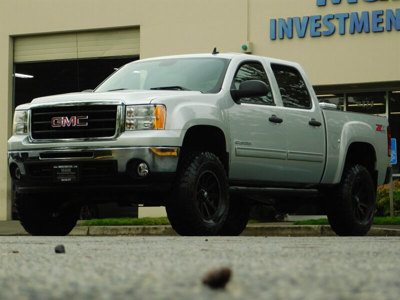 2011 GMC Sierra 1500 SLE 4X4 Crew Cab LIFTED Brand New 35 " MUD XD RIMS   - Photo 1 - Portland, OR 97217