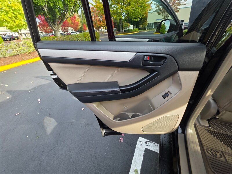 2005 Toyota 4Runner SR5 / V6 / 4X4 / DIFFERENTIAL LOCKER / LEATHER  / NEW LIFT / NEW TIRES / BLACKED OUT / SERVICE RECORDS !! - Photo 45 - Portland, OR 97217