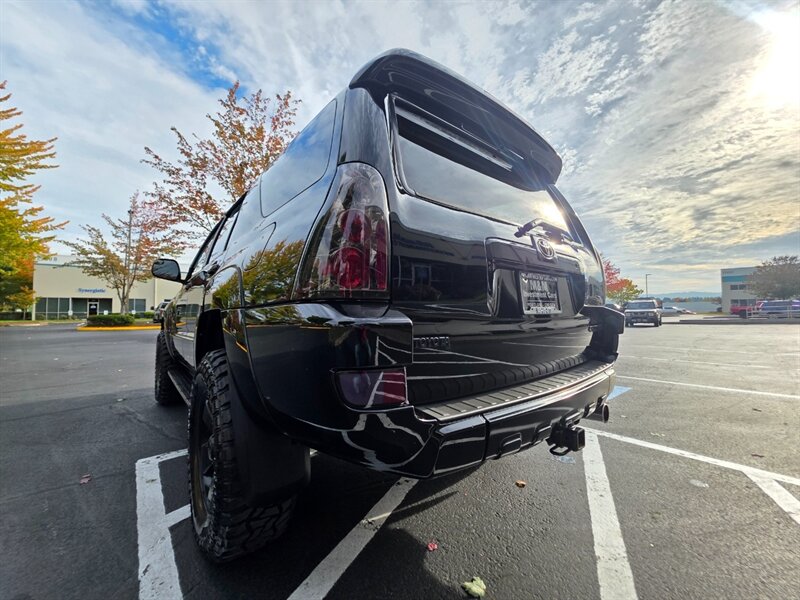 2005 Toyota 4Runner SR5 / V6 / 4X4 / DIFFERENTIAL LOCKER / LEATHER  / NEW LIFT / NEW TIRES / BLACKED OUT / SERVICE RECORDS !! - Photo 12 - Portland, OR 97217