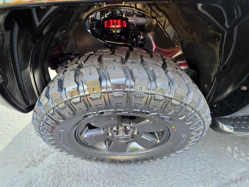 2005 Toyota 4Runner SR5 / V6 / 4X4 / DIFFERENTIAL LOCKER / LEATHER  / NEW LIFT / NEW TIRES / BLACKED OUT / SERVICE RECORDS !! - Photo 47 - Portland, OR 97217