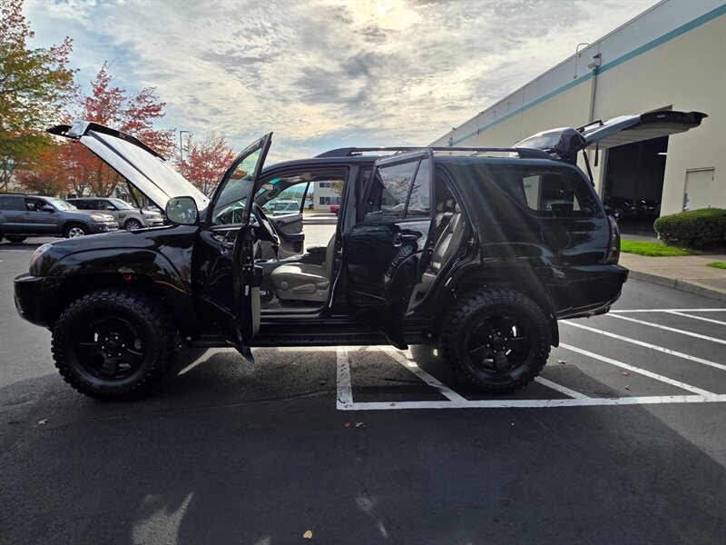 2005 Toyota 4Runner SR5 / V6 / 4X4 / DIFFERENTIAL LOCKER / LEATHER  / NEW LIFT / NEW TIRES / BLACKED OUT / SERVICE RECORDS !! - Photo 23 - Portland, OR 97217
