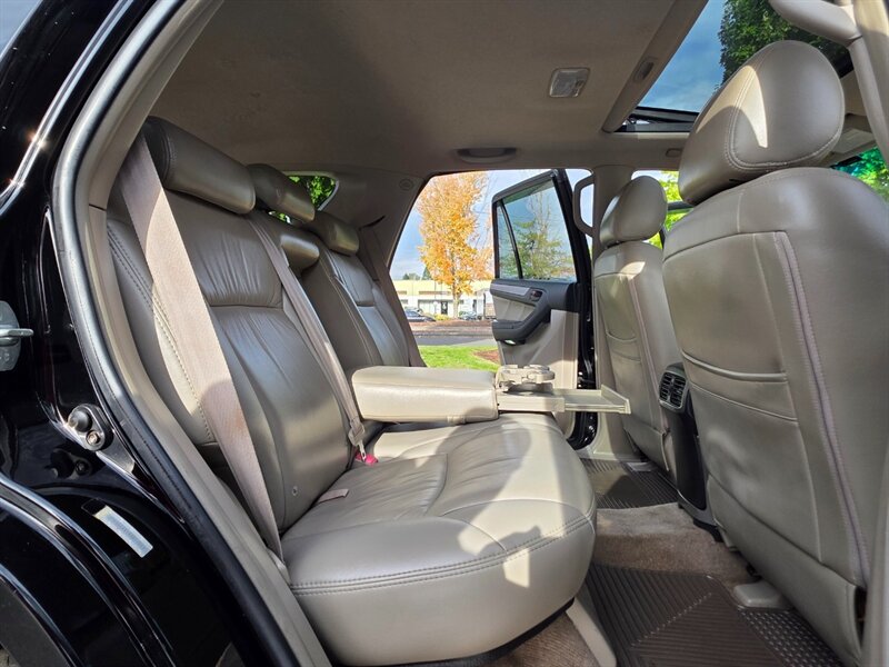 2005 Toyota 4Runner SR5 / V6 / 4X4 / DIFFERENTIAL LOCKER / LEATHER  / NEW LIFT / NEW TIRES / BLACKED OUT / SERVICE RECORDS !! - Photo 16 - Portland, OR 97217