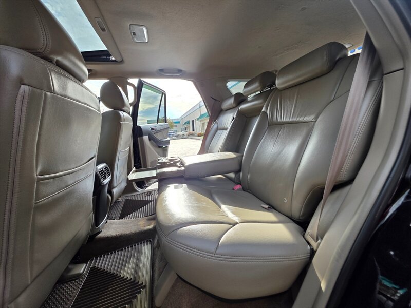 2005 Toyota 4Runner SR5 / V6 / 4X4 / DIFFERENTIAL LOCKER / LEATHER  / NEW LIFT / NEW TIRES / BLACKED OUT / SERVICE RECORDS !! - Photo 15 - Portland, OR 97217