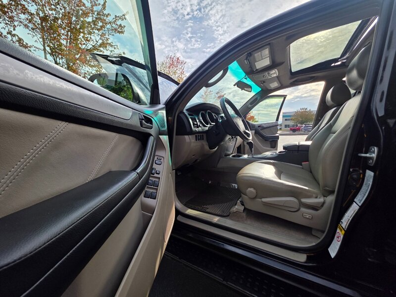 2005 Toyota 4Runner SR5 / V6 / 4X4 / DIFFERENTIAL LOCKER / LEATHER  / NEW LIFT / NEW TIRES / BLACKED OUT / SERVICE RECORDS !! - Photo 50 - Portland, OR 97217