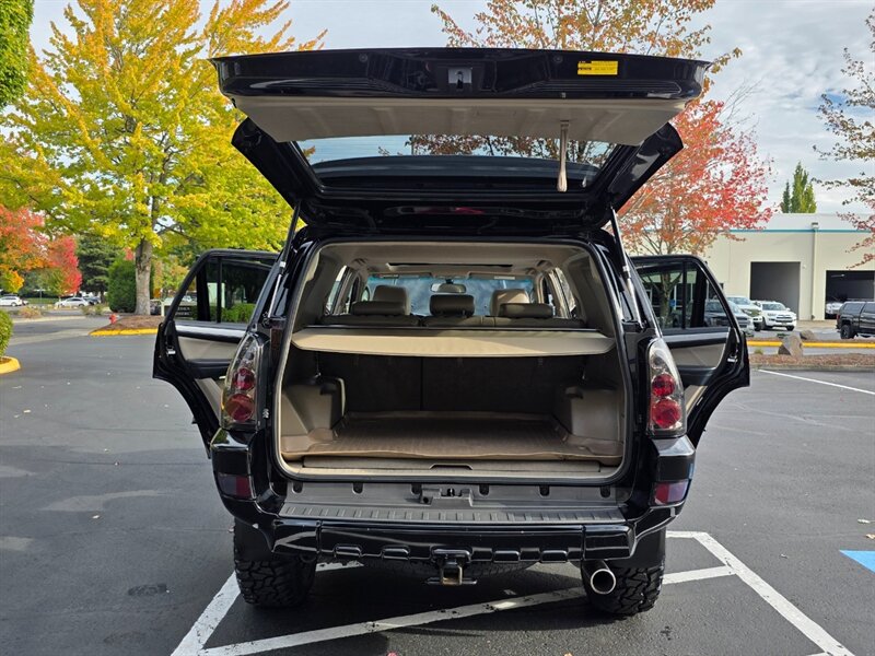2005 Toyota 4Runner SR5 / V6 / 4X4 / DIFFERENTIAL LOCKER / LEATHER  / NEW LIFT / NEW TIRES / BLACKED OUT / SERVICE RECORDS !! - Photo 30 - Portland, OR 97217