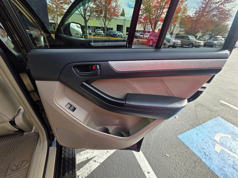 2005 Toyota 4Runner SR5 / V6 / 4X4 / DIFFERENTIAL LOCKER / LEATHER  / NEW LIFT / NEW TIRES / BLACKED OUT / SERVICE RECORDS !! - Photo 46 - Portland, OR 97217