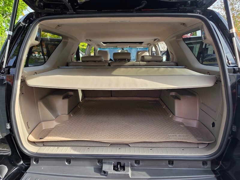 2005 Toyota 4Runner SR5 / V6 / 4X4 / DIFFERENTIAL LOCKER / LEATHER  / NEW LIFT / NEW TIRES / BLACKED OUT / SERVICE RECORDS !! - Photo 22 - Portland, OR 97217