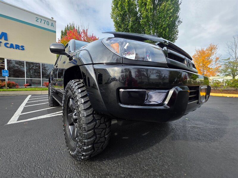 2005 Toyota 4Runner SR5 / V6 / 4X4 / DIFFERENTIAL LOCKER / LEATHER  / NEW LIFT / NEW TIRES / BLACKED OUT / SERVICE RECORDS !! - Photo 10 - Portland, OR 97217