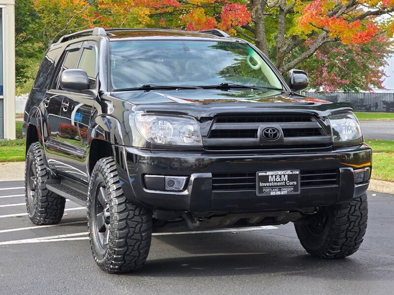 2005 Toyota 4Runner SR5 / V6 / 4X4 / DIFFERENTIAL LOCKER / LEATHER  / NEW LIFT / NEW TIRES / BLACKED OUT / SERVICE RECORDS !! - Photo 2 - Portland, OR 97217