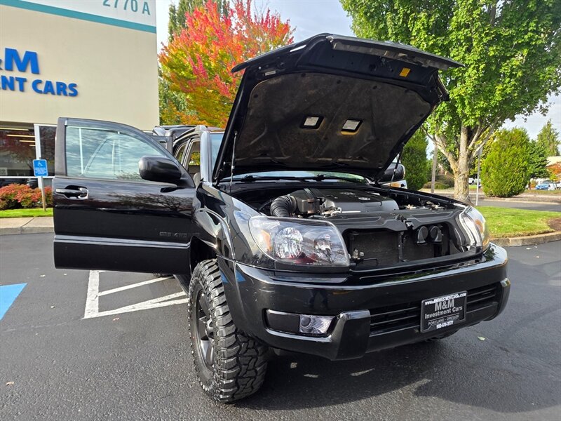 2005 Toyota 4Runner SR5 / V6 / 4X4 / DIFFERENTIAL LOCKER / LEATHER  / NEW LIFT / NEW TIRES / BLACKED OUT / SERVICE RECORDS !! - Photo 26 - Portland, OR 97217