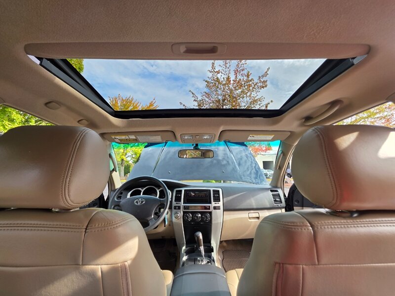 2005 Toyota 4Runner SR5 / V6 / 4X4 / DIFFERENTIAL LOCKER / LEATHER  / NEW LIFT / NEW TIRES / BLACKED OUT / SERVICE RECORDS !! - Photo 17 - Portland, OR 97217