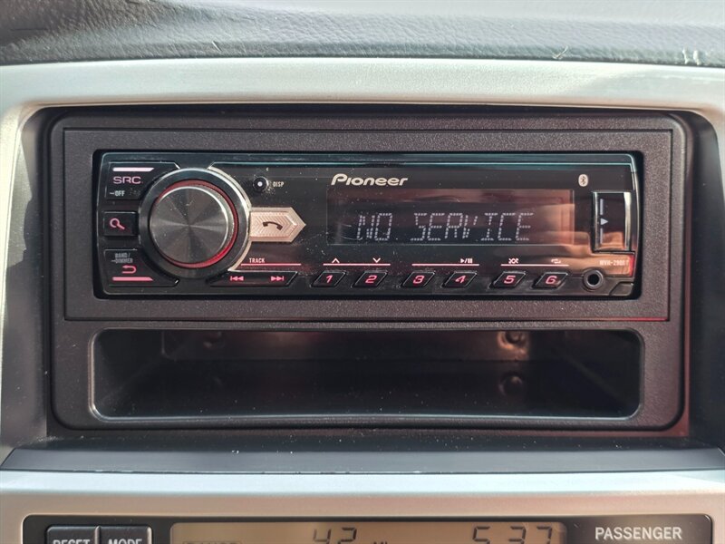 2005 Toyota 4Runner SR5 / V6 / 4X4 / DIFFERENTIAL LOCKER / LEATHER  / NEW LIFT / NEW TIRES / BLACKED OUT / SERVICE RECORDS !! - Photo 35 - Portland, OR 97217