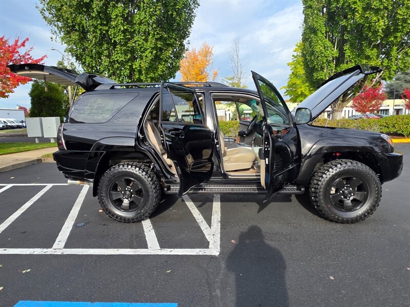2005 Toyota 4Runner SR5 / V6 / 4X4 / DIFFERENTIAL LOCKER / LEATHER  / NEW LIFT / NEW TIRES / BLACKED OUT / SERVICE RECORDS !! - Photo 24 - Portland, OR 97217