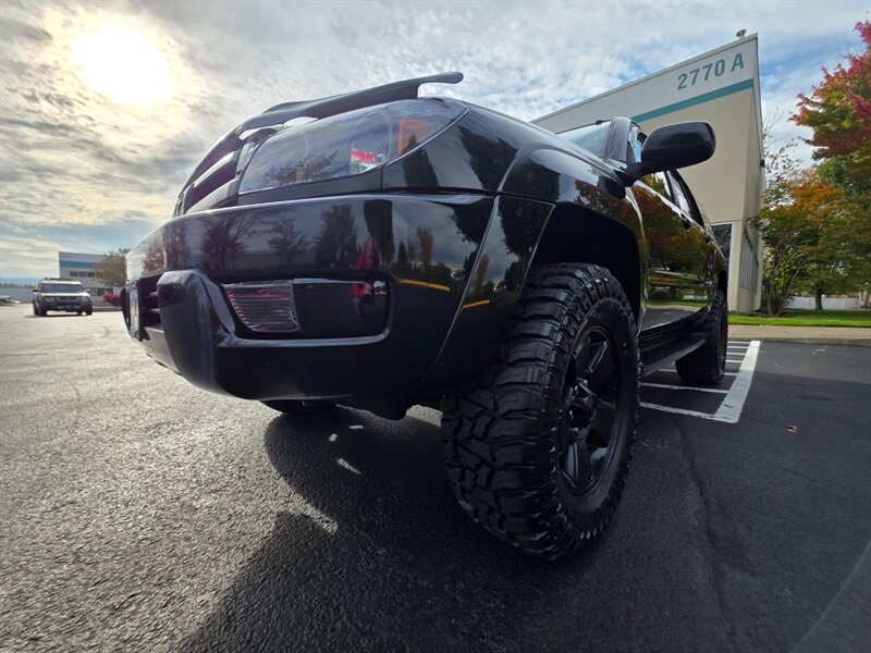 2005 Toyota 4Runner SR5 / V6 / 4X4 / DIFFERENTIAL LOCKER / LEATHER  / NEW LIFT / NEW TIRES / BLACKED OUT / SERVICE RECORDS !! - Photo 9 - Portland, OR 97217