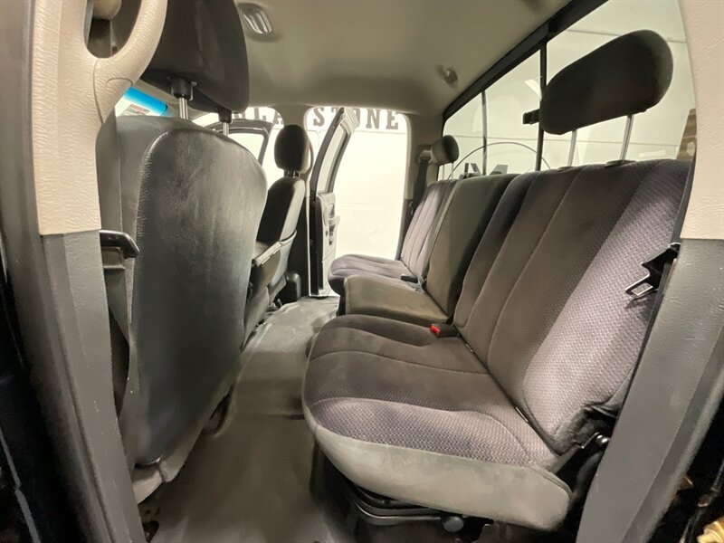 2005 Dodge Ram 2500 SLT 4X4 5.9L DIESEL 6-SPEED MANUAL /1-OWNER /NEW WHEELS & TIRES / SHORT BED / ZERO RUST - Photo 12 - Gladstone, OR 97027