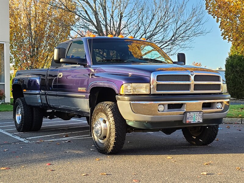 1999 Dodge Ram 3500 Laramie SLT  / 5 SPEED MANUAL / LARAMIE / LOW MILES - Photo 2 - Portland, OR 97217