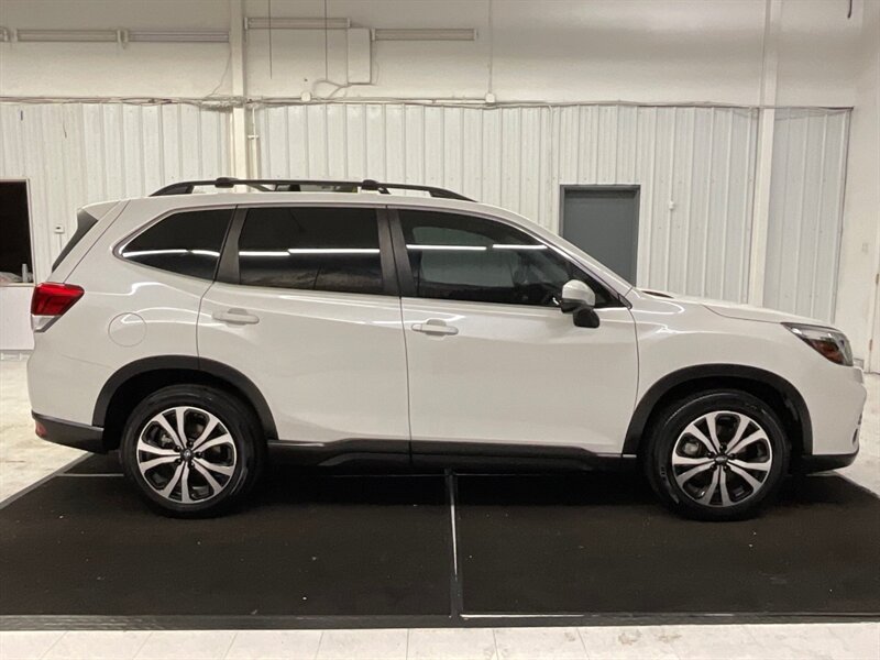 2021 Subaru Forester Limited Sport Utility AWD / 1-OWNER / 17,000 MILES  / LOCAL SUV / Leather & Heated Seats / Panoramic Sunroof / Navigation / Harman Kardon Sound / LIKE NEW CONDITION - Photo 4 - Gladstone, OR 97027