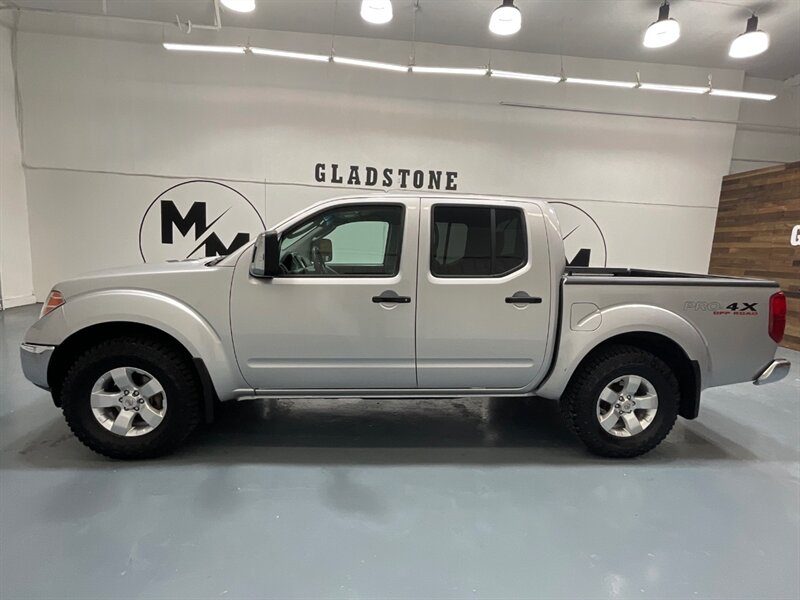 2010 Nissan Frontier SE V6 Crew Cab 4X4 / PRO-4X OFF RD / V6 /NEW TIRES  / LOCAL TRUCK w. ZERO RUST - Photo 3 - Gladstone, OR 97027