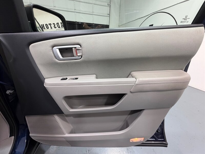 2014 Honda Pilot EX Sport Utility AWD V6 / Backup Camera /ZERO RUST / LOCAL SUV / 3RD ROW SEAT - Photo 33 - Gladstone, OR 97027