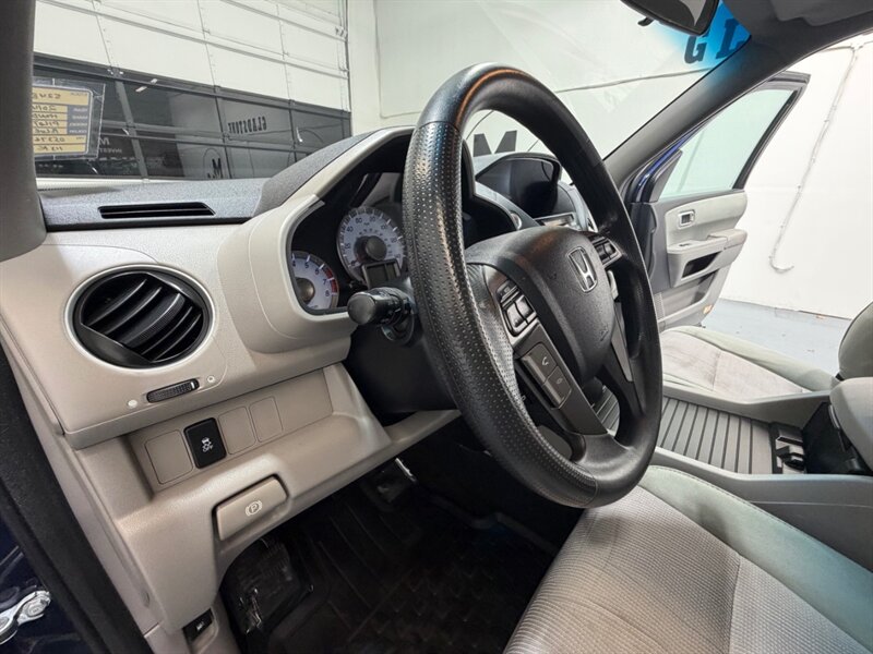 2014 Honda Pilot EX Sport Utility AWD V6 / Backup Camera /ZERO RUST / LOCAL SUV / 3RD ROW SEAT - Photo 36 - Gladstone, OR 97027