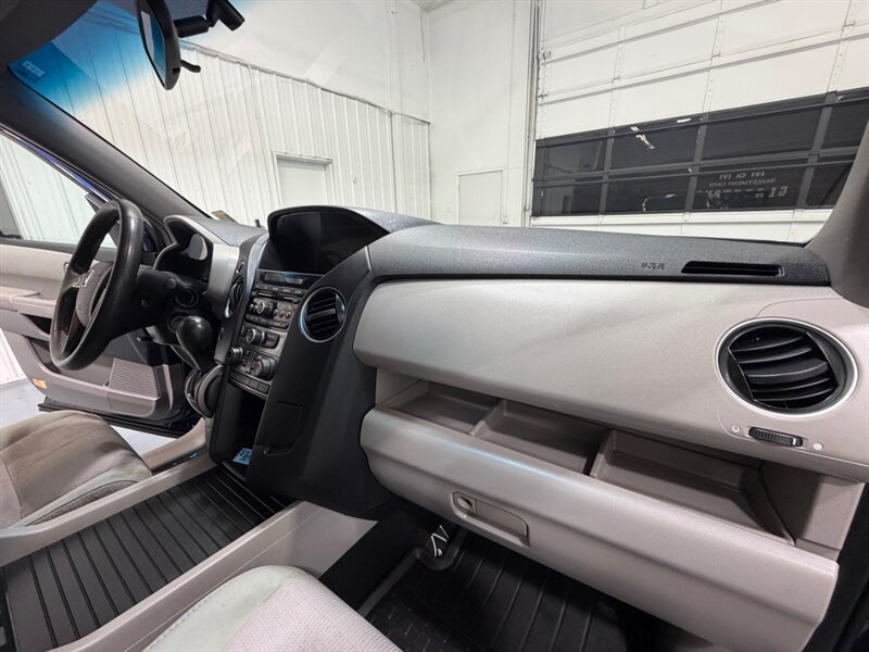 2014 Honda Pilot EX Sport Utility AWD V6 / Backup Camera /ZERO RUST / LOCAL SUV / 3RD ROW SEAT - Photo 22 - Gladstone, OR 97027