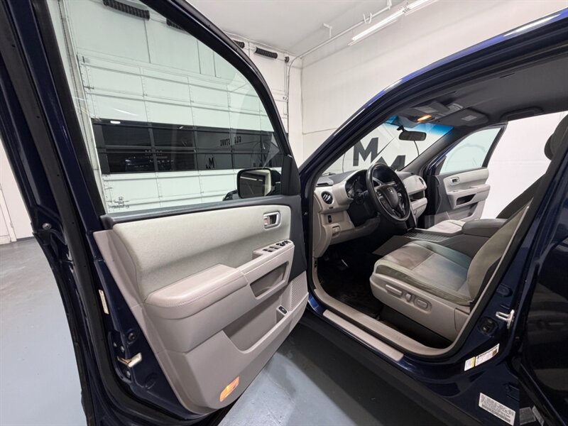 2014 Honda Pilot EX Sport Utility AWD V6 / Backup Camera /ZERO RUST / LOCAL SUV / 3RD ROW SEAT - Photo 31 - Gladstone, OR 97027