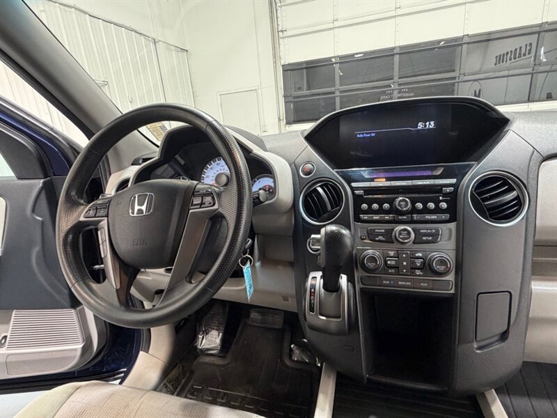 2014 Honda Pilot EX Sport Utility AWD V6 / Backup Camera /ZERO RUST / LOCAL SUV / 3RD ROW SEAT - Photo 17 - Gladstone, OR 97027