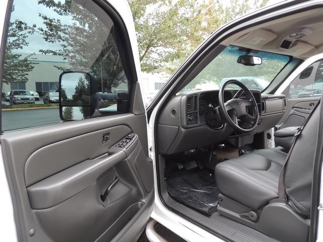 2006 Chevrolet Silverado 3500 LT / 4X4 / 6.6 Liter Duramax /DUALLY / LBZ  ENGINE   - Photo 13 - Portland, OR 97217