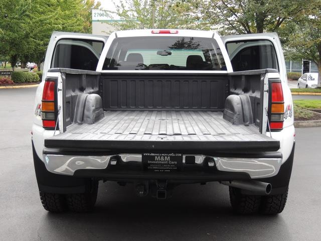 2006 Chevrolet Silverado 3500 LT / 4X4 / 6.6 Liter Duramax /DUALLY / LBZ  ENGINE   - Photo 22 - Portland, OR 97217