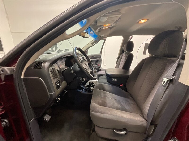 2002 Dodge Ram 1500 SLT 4X4 5-SPEED MANUAL / 4.7L V8 /84K MILES /SHORT BED / ZERO RUST - Photo 12 - Gladstone, OR 97027