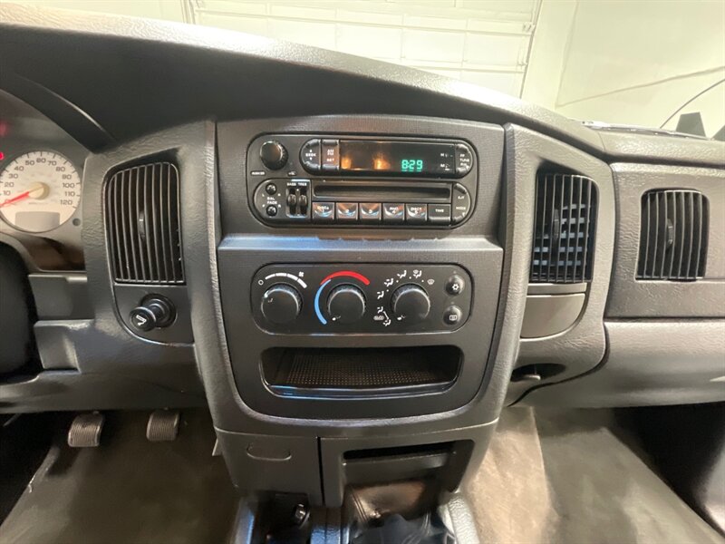 2002 Dodge Ram 1500 SLT 4X4 5-SPEED MANUAL / 4.7L V8 /84K MILES /SHORT BED / ZERO RUST - Photo 18 - Gladstone, OR 97027