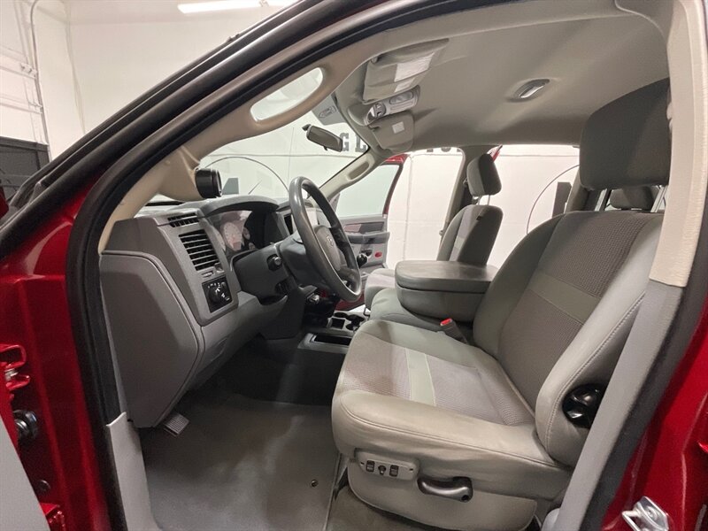 2008 Dodge Ram 2500 BIG HORN 4X4 6-SPEED MANUAL /6.7L DIESEL /1-OWNER / BRAND NEW TIRES / LONG BED / ZERO RUST - Photo 12 - Gladstone, OR 97027