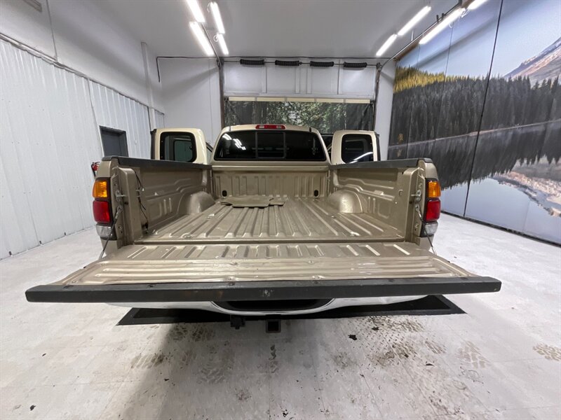 2002 Toyota Tundra SR5 4Dr 4X4 / 4.7L V8 / LOCAL / 107,000 MILES  / TIMING BELT + WATER PUMP SERVICE DONE / Excel Cond / RUST FREE - Photo 22 - Gladstone, OR 97027