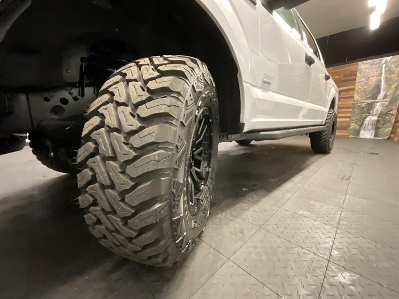 2015 Ford F-150 XLT Crew Cab 4X4 / 2.7L V6 EcoBoost /LIFTED LIFTED  BRAND NEW LIFT KIT w/ ENW 35 " MUD TIRES & 18 " FUEL WHEELS / 1-OWNER / Backup Camera / SHARP & CLEAN !! - Photo 24 - Gladstone, OR 97027