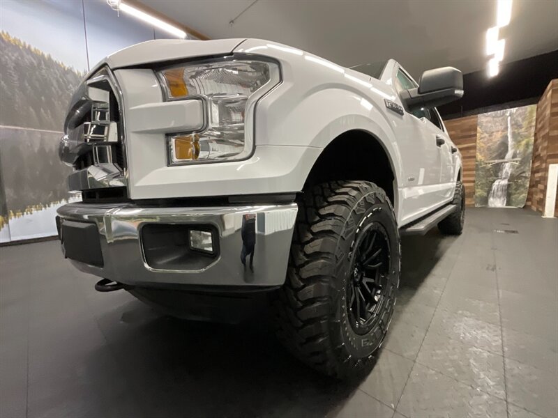 2015 Ford F-150 XLT Crew Cab 4X4 / 2.7L V6 EcoBoost /LIFTED LIFTED  BRAND NEW LIFT KIT w/ ENW 35 " MUD TIRES & 18 " FUEL WHEELS / 1-OWNER / Backup Camera / SHARP & CLEAN !! - Photo 9 - Gladstone, OR 97027