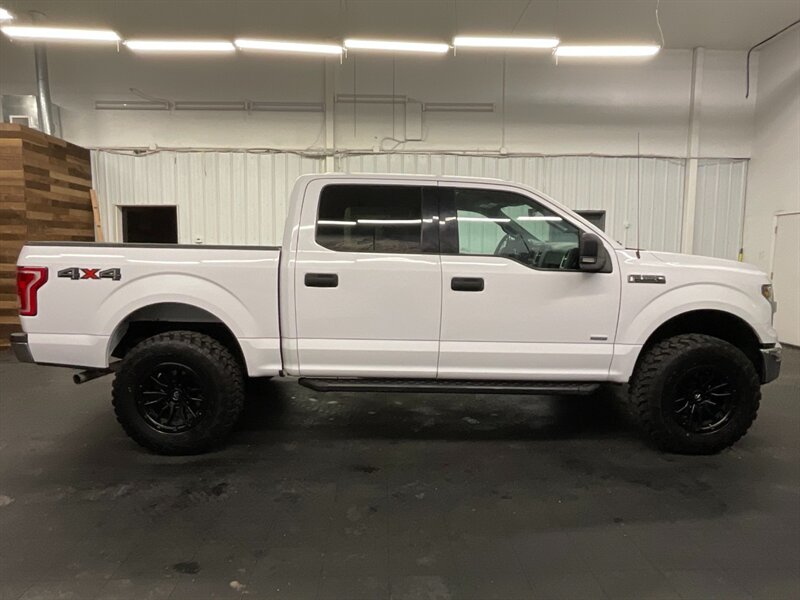 2015 Ford F-150 XLT Crew Cab 4X4 / 2.7L V6 EcoBoost /LIFTED LIFTED  BRAND NEW LIFT KIT w/ ENW 35 " MUD TIRES & 18 " FUEL WHEELS / 1-OWNER / Backup Camera / SHARP & CLEAN !! - Photo 4 - Gladstone, OR 97027