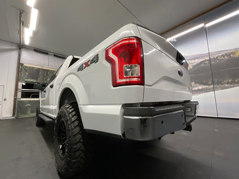 2015 Ford F-150 XLT Crew Cab 4X4 / 2.7L V6 EcoBoost /LIFTED LIFTED  BRAND NEW LIFT KIT w/ ENW 35 " MUD TIRES & 18 " FUEL WHEELS / 1-OWNER / Backup Camera / SHARP & CLEAN !! - Photo 11 - Gladstone, OR 97027