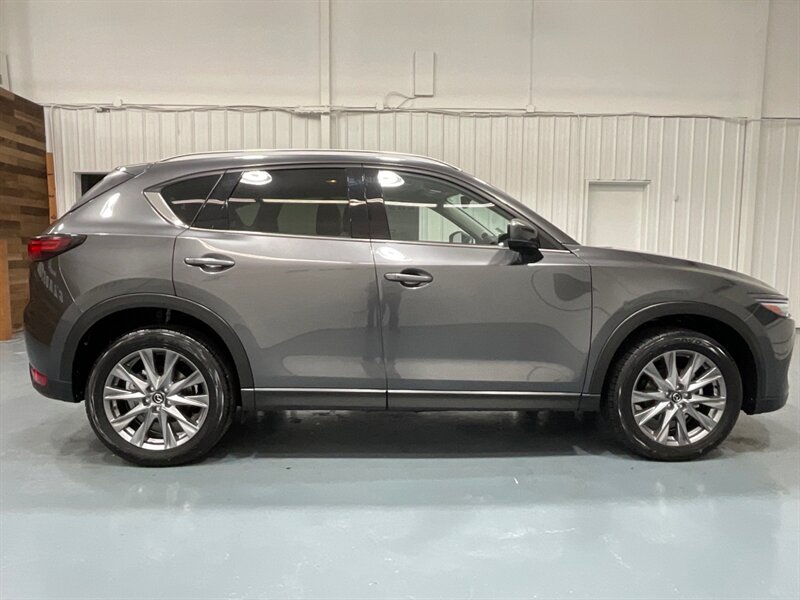 2021 Mazda CX-5 Grand Touring/ AWD / 1-OWNER LOCAL/ 40K MILES  /HEATED & COOLED SEATS - Photo 4 - Gladstone, OR 97027