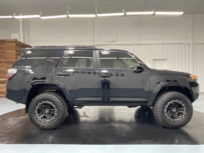 2021 Toyota 4Runner TRD Off-Road Premium 4X4 / 1-OWNER / LIFTED LIFTED  / NEW TIRES / Sunroof - Photo 4 - Gladstone, OR 97027