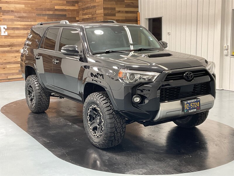 2021 Toyota 4Runner TRD Off-Road Premium 4X4 / 1-OWNER / LIFTED LIFTED  / NEW TIRES / Sunroof - Photo 2 - Gladstone, OR 97027