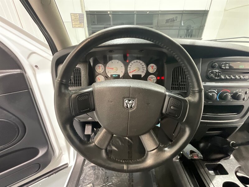 2004 Dodge Ram 2500 SLT 5.9L Cummins Diesel 6-SPEED MANUAL /49K MILES / SHORT BED / ZERO RUST - Photo 17 - Gladstone, OR 97027