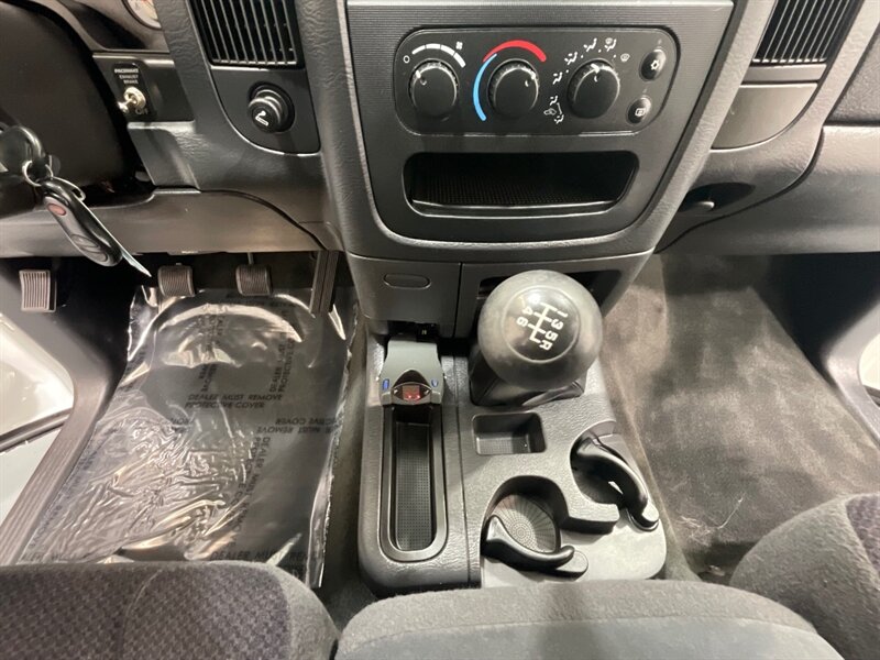2004 Dodge Ram 2500 SLT 5.9L Cummins Diesel 6-SPEED MANUAL /49K MILES / SHORT BED / ZERO RUST - Photo 19 - Gladstone, OR 97027