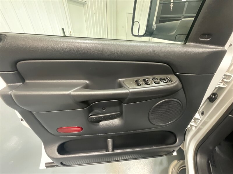 2004 Dodge Ram 2500 SLT 5.9L Cummins Diesel 6-SPEED MANUAL /49K MILES / SHORT BED / ZERO RUST - Photo 32 - Gladstone, OR 97027