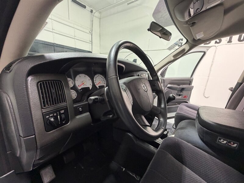2004 Dodge Ram 2500 SLT 5.9L Cummins Diesel 6-SPEED MANUAL /49K MILES /BRAND NEW TIRES .ZERO RUST - Photo 33 - Gladstone, OR 97027