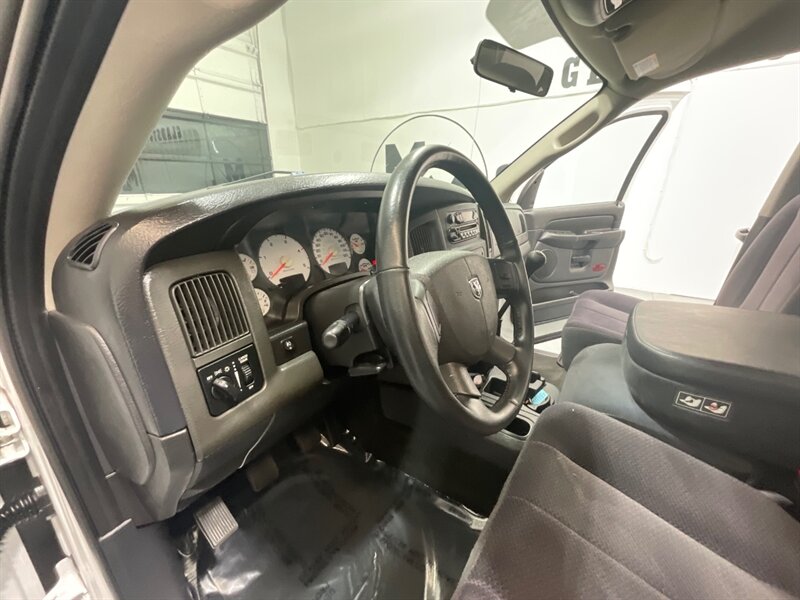 2004 Dodge Ram 2500 SLT 5.9L Cummins Diesel 6-SPEED MANUAL /49K MILES / SHORT BED / ZERO RUST - Photo 35 - Gladstone, OR 97027