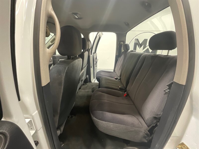 2004 Dodge Ram 2500 SLT 5.9L Cummins Diesel 6-SPEED MANUAL /49K MILES / SHORT BED / ZERO RUST - Photo 13 - Gladstone, OR 97027