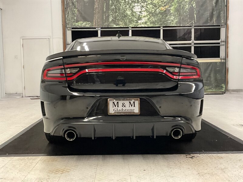 2018 Dodge Charger R/T Scat Pack Sedan/ 392 V8 6.4L HEMI/ 24,000 MILE  / 1-OWNER LOCAL / Technology Pkg / Heated & Cooled Seats / Sunroof / 22 " WHEELS / Sharp & Clean !! - Photo 6 - Gladstone, OR 97027